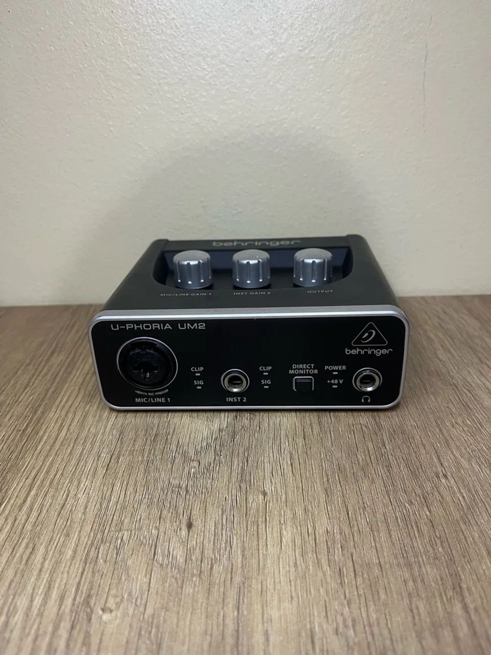 INTERFACE DE ÁUDIO BEHRINGER U-PHORIA UM2 - Foto 2