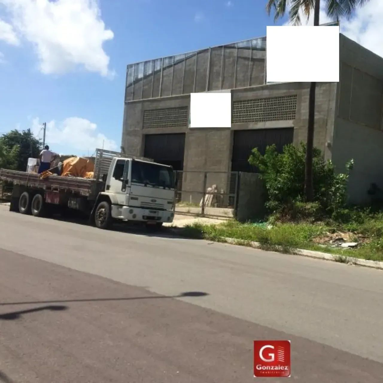 Galpão Com 600m² na Aruana Para Venda