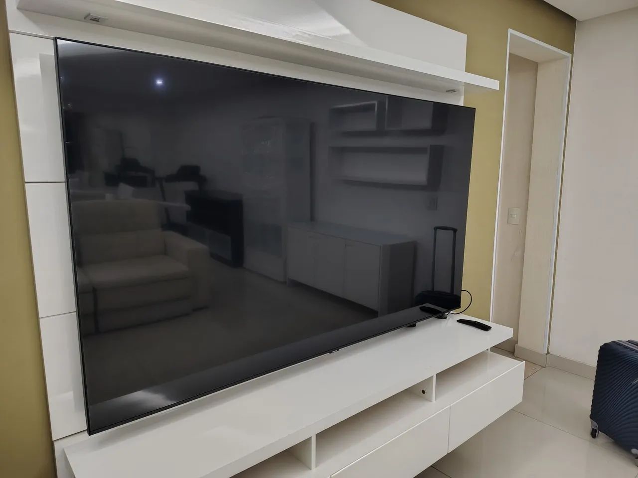 TV 60 polegadas com Painel branco
