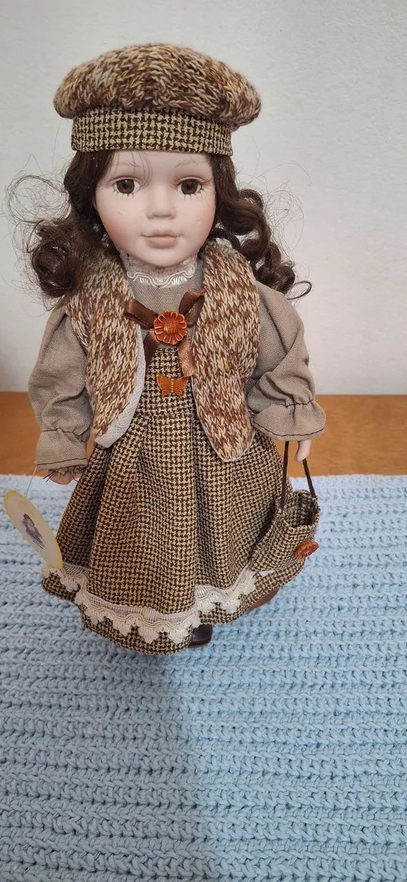 Boneca de porcelana 30cm