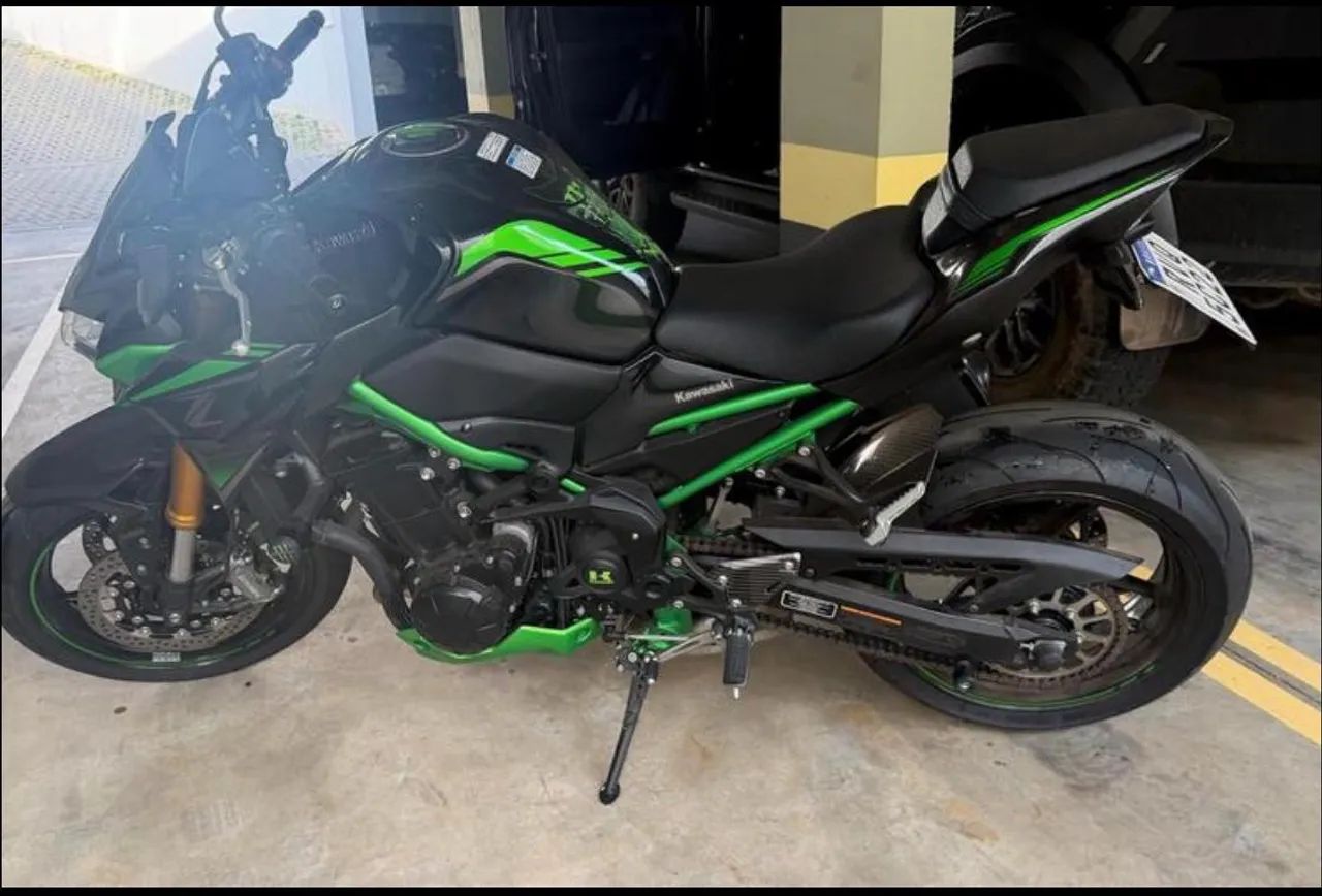 Z900 R Edition