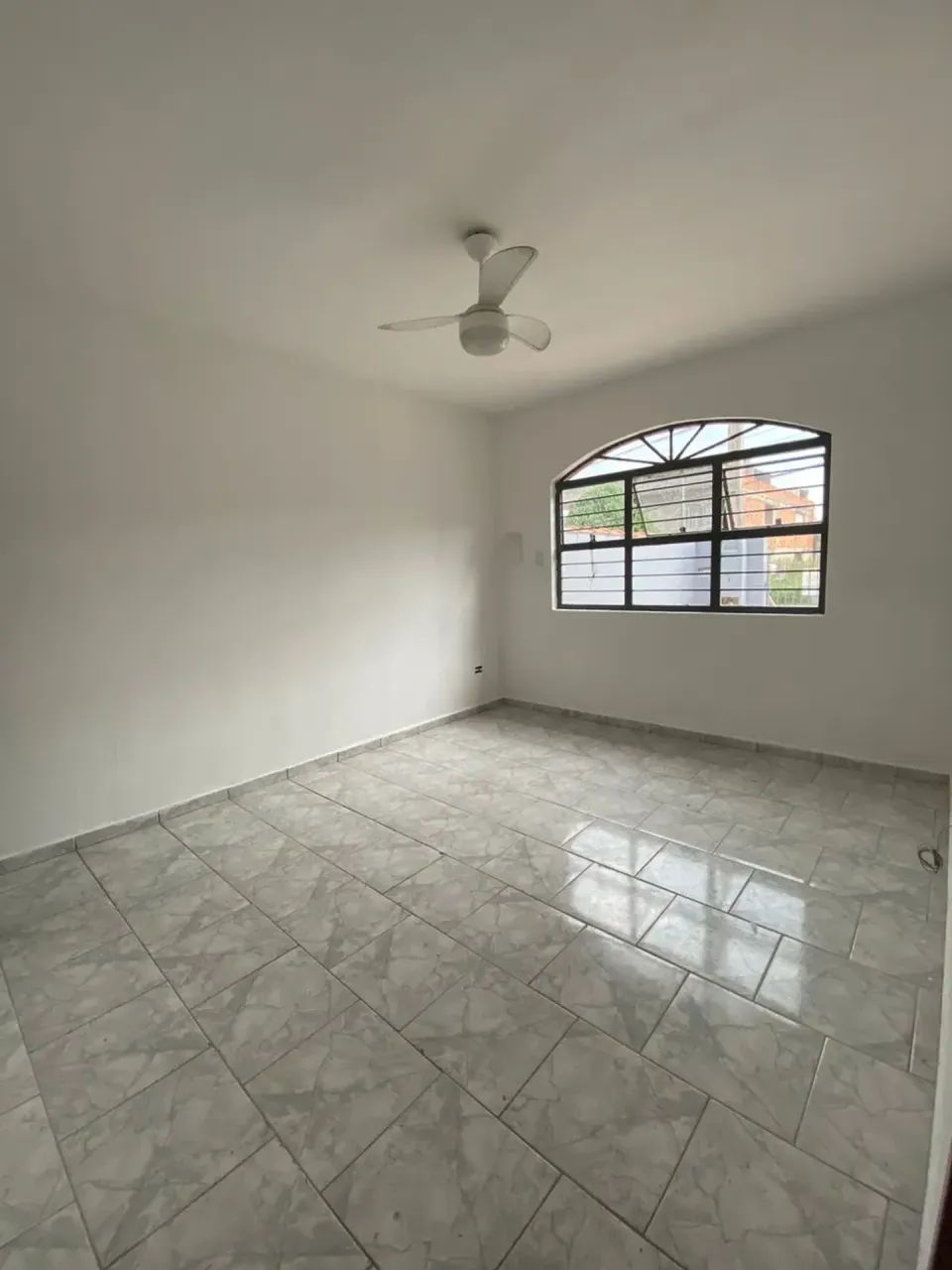 Casa Térrea em Bairro Tradicional de São Roque! - Foto 2