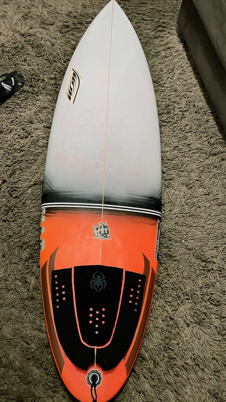 Prancha Lost Mayhem short round 5'6 19 1/2 2 1/4 26.7l - Esportes
