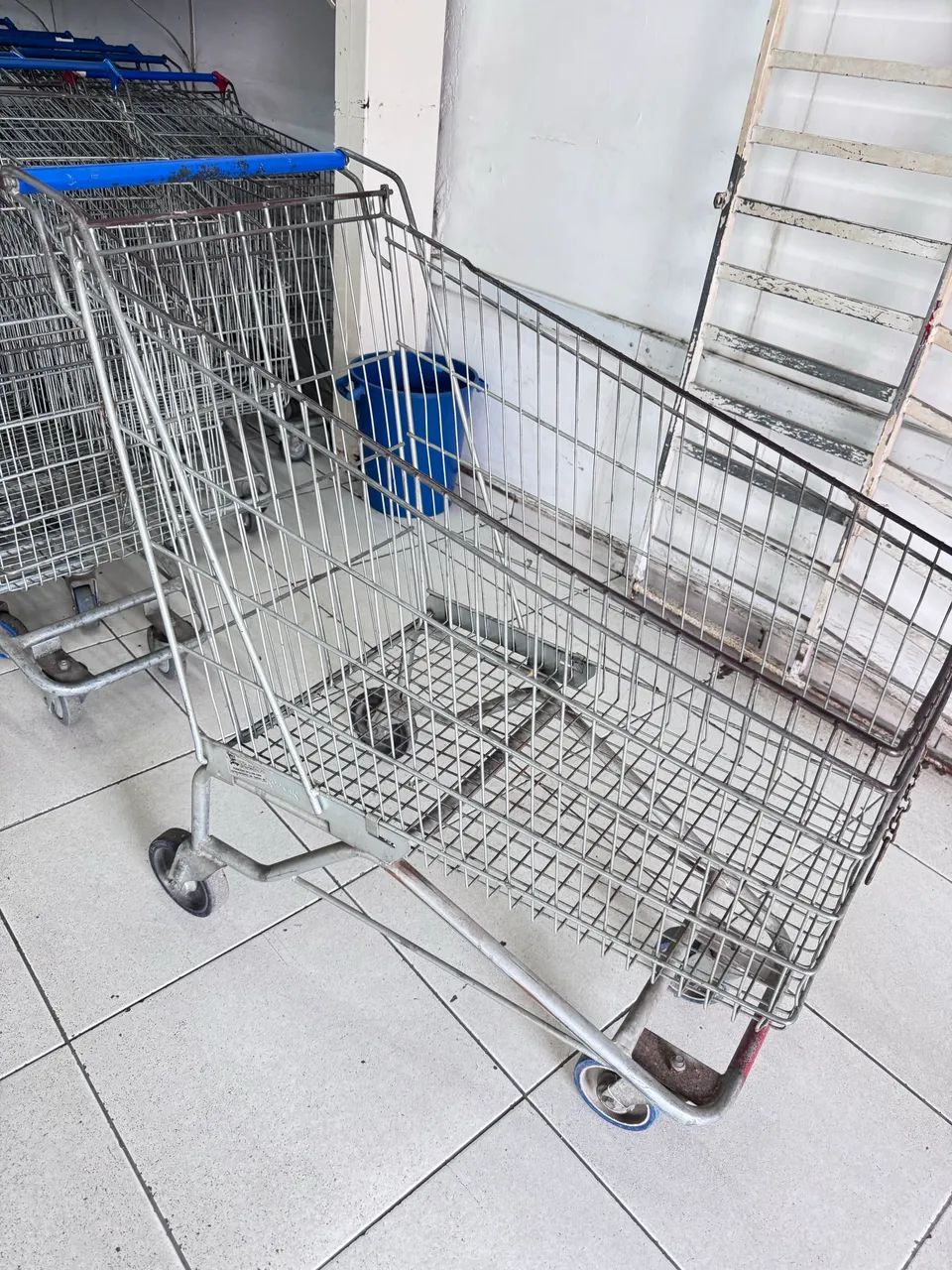 Carrinho de mercado em ótimo estado R$249 reformado - Foto 2