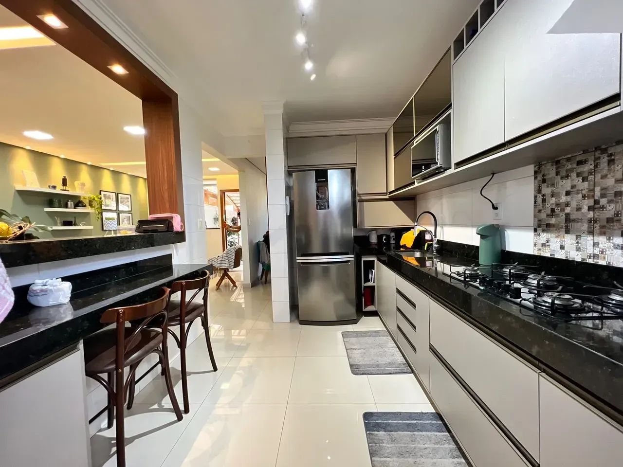 Casa com 3 quartos sendo 1 suíte 3 banheiros 2 vagas - Foto 4