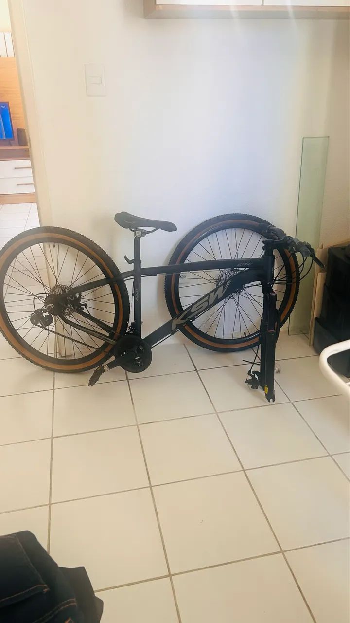 Vende-se bicicleta  semi nova 