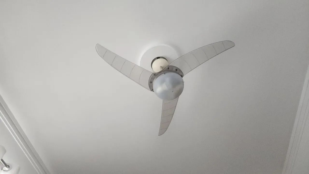 Ventiladores de teto - Com luminária  - Foto 3