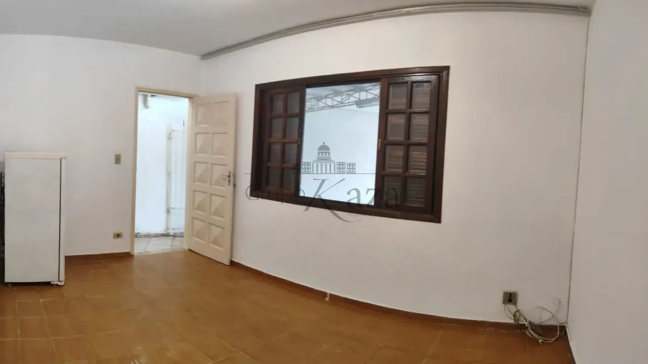 Casa - Jardim Siesta - 3 Dormitórios - 140m².