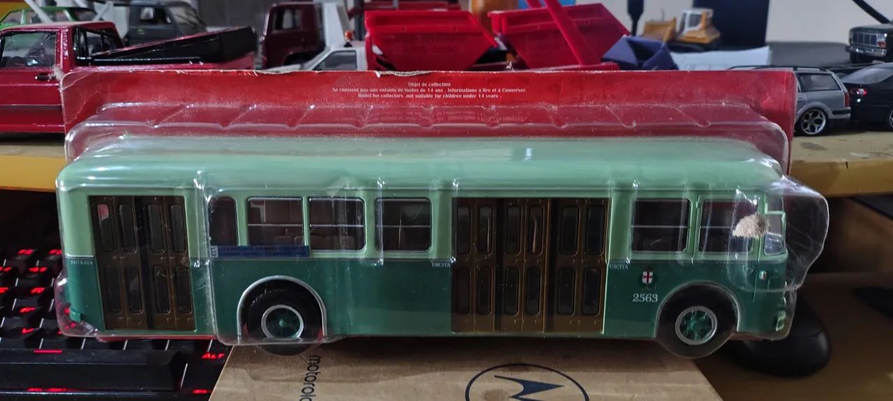 Miniaturas de ônibus escala 1/43 - Foto 3