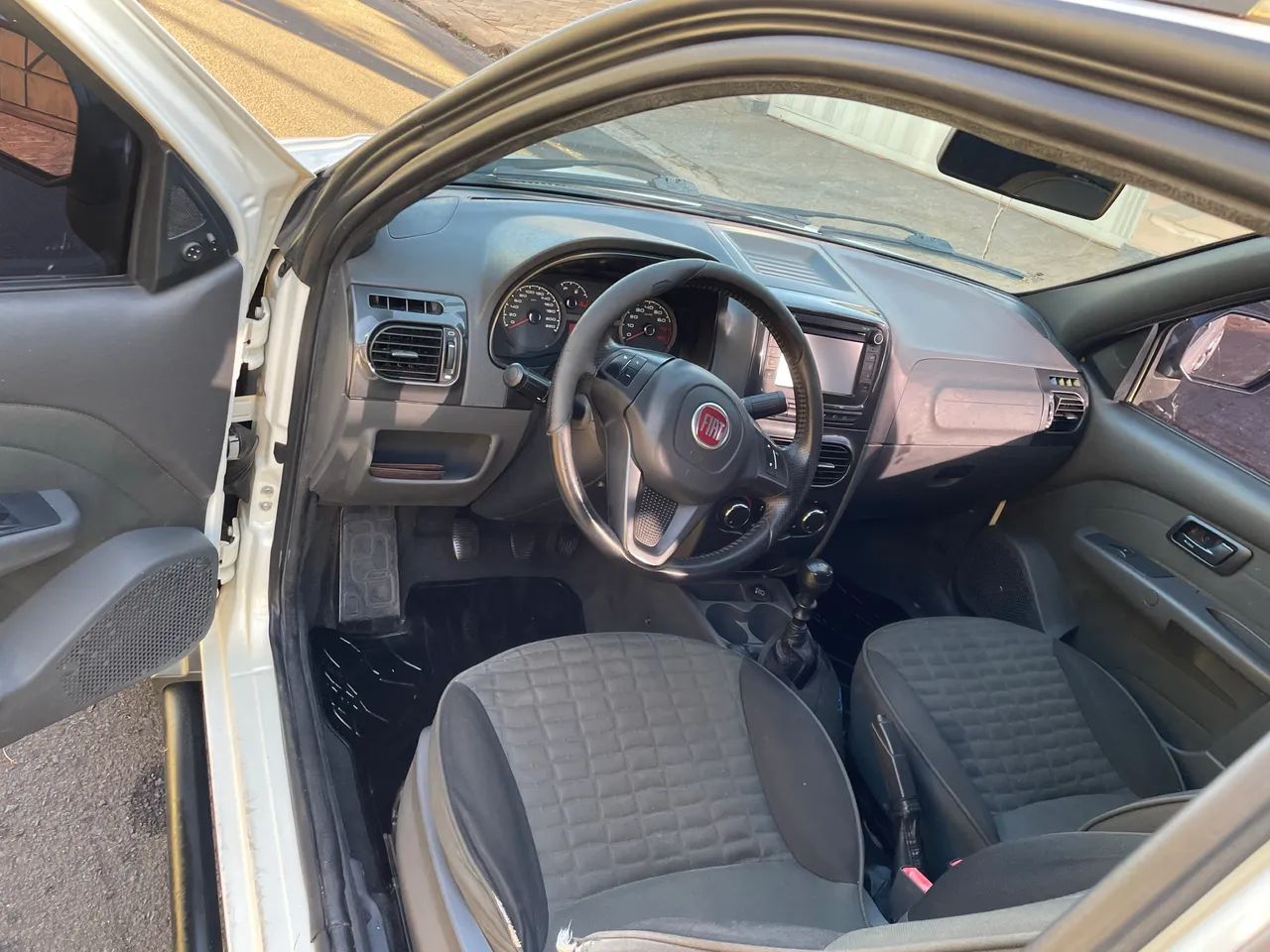 Fiat Strada Adventure1.8/ 1.8 Locker Flex CD 2019 - Foto 4