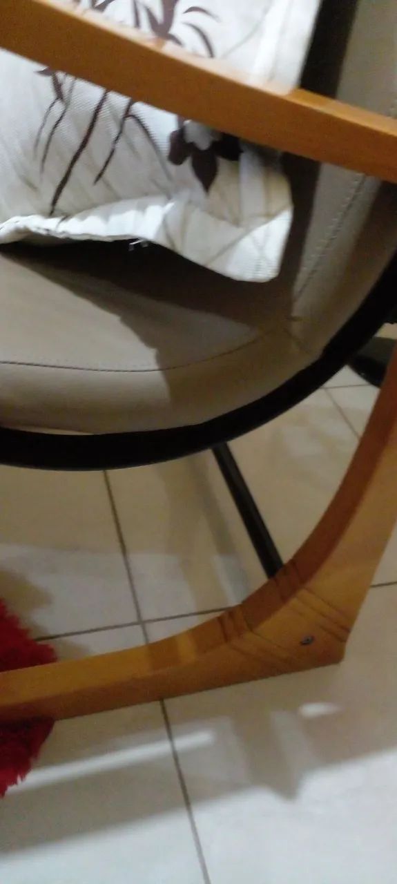 Poltronas de madeira maciça  - Foto 5