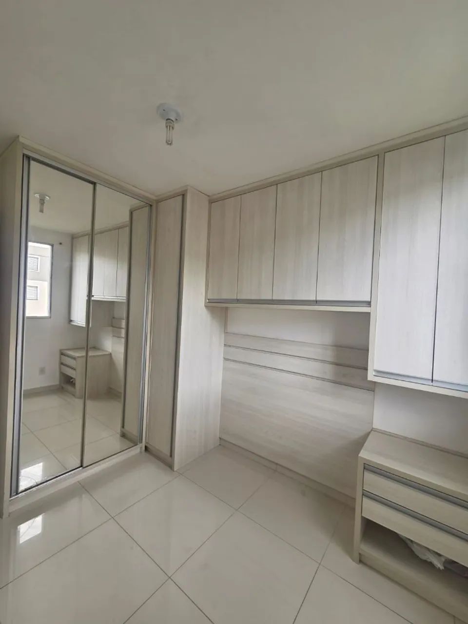 Apartamento no Residencial Jeribá com móveis planejados na cozinha e quarto - Foto 6