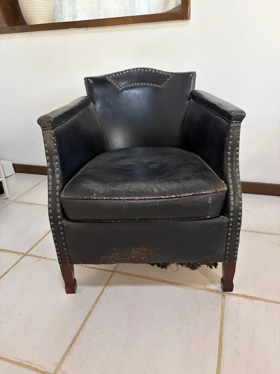 Poltrona vintage e pufe originais - Foto 4
