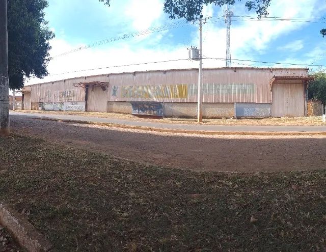 Galpão 1800 M2 centro Planaltina GO 