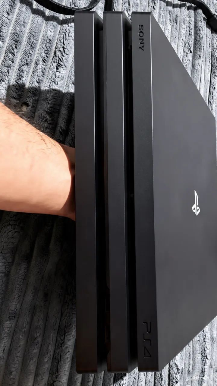 PS4 PRO 1TB - Foto 3