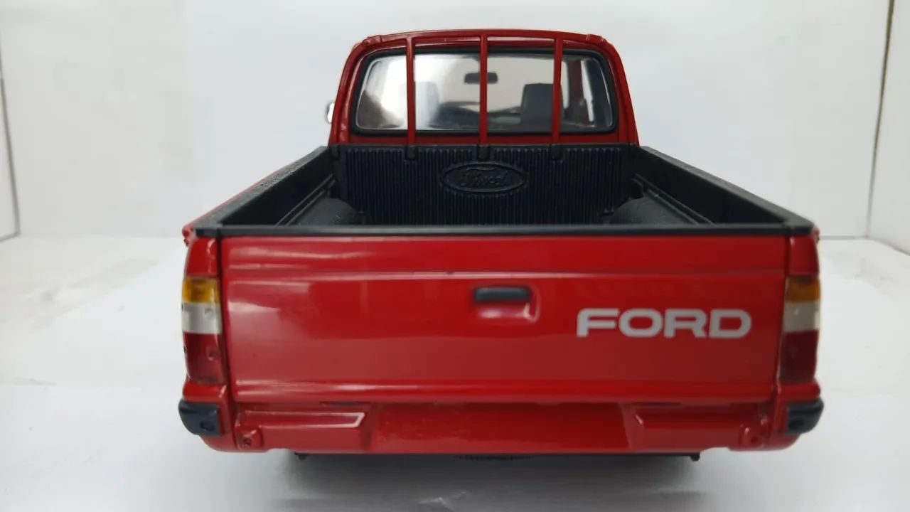 Miniatura Ford Ranger European Vision 2000 1/18 - Foto 4