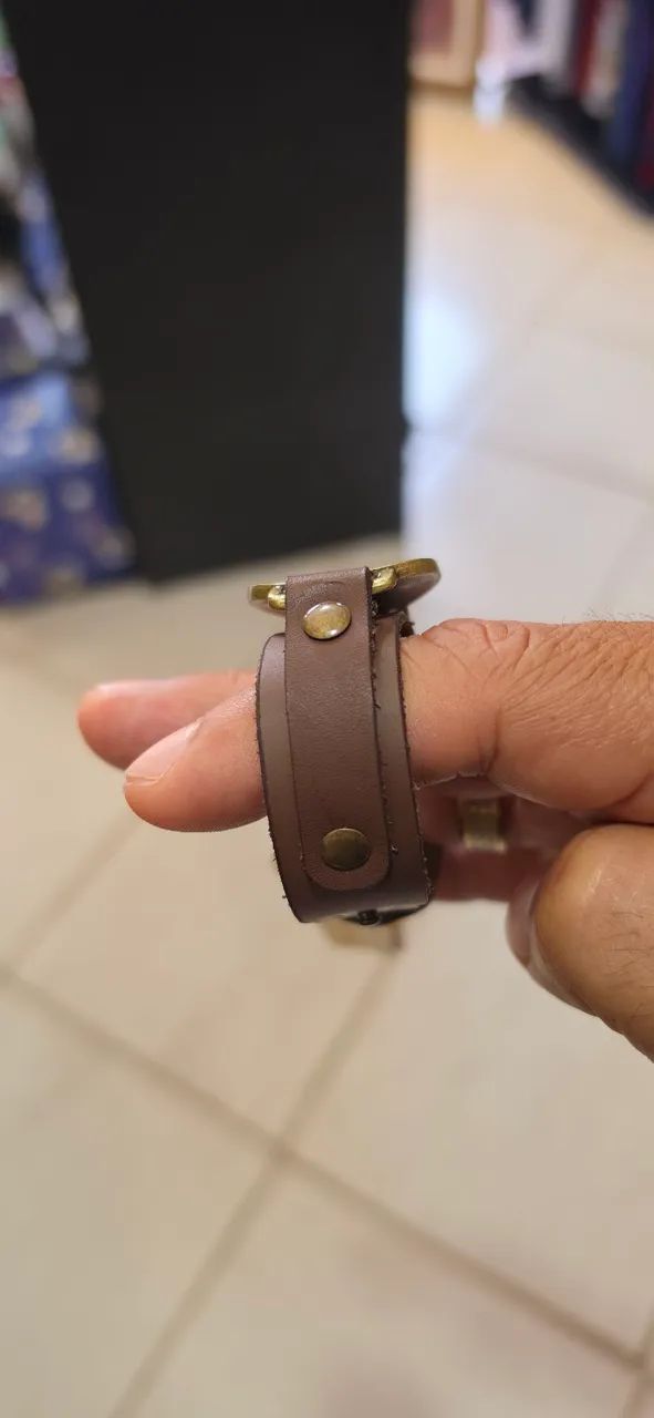 Pulseira de Couro com Medalha de São Bento Unissex e Regulável - Nova - Foto 2