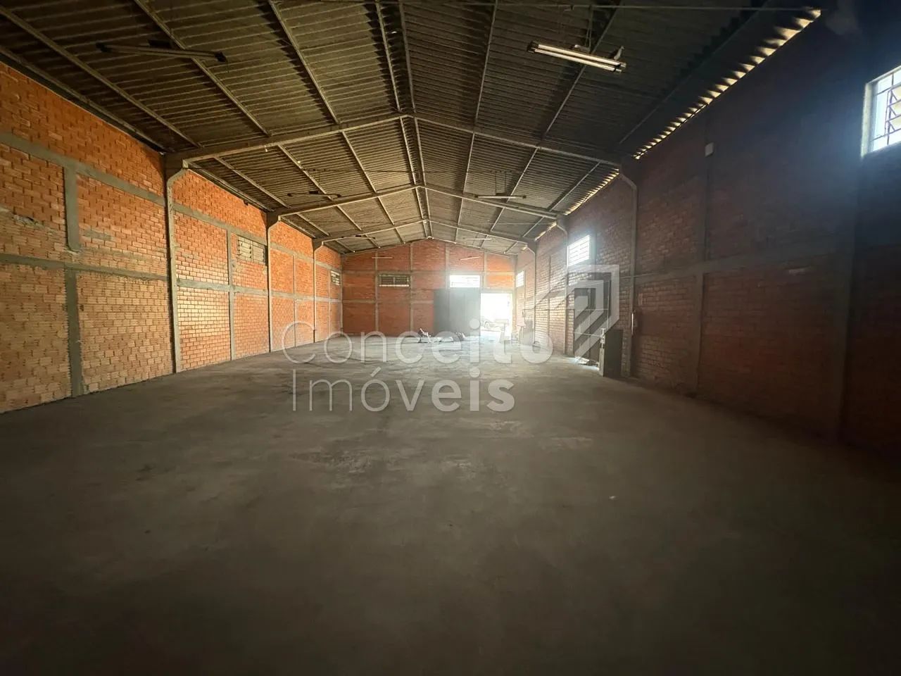Barração com 300 m² - Centro - Foto 2