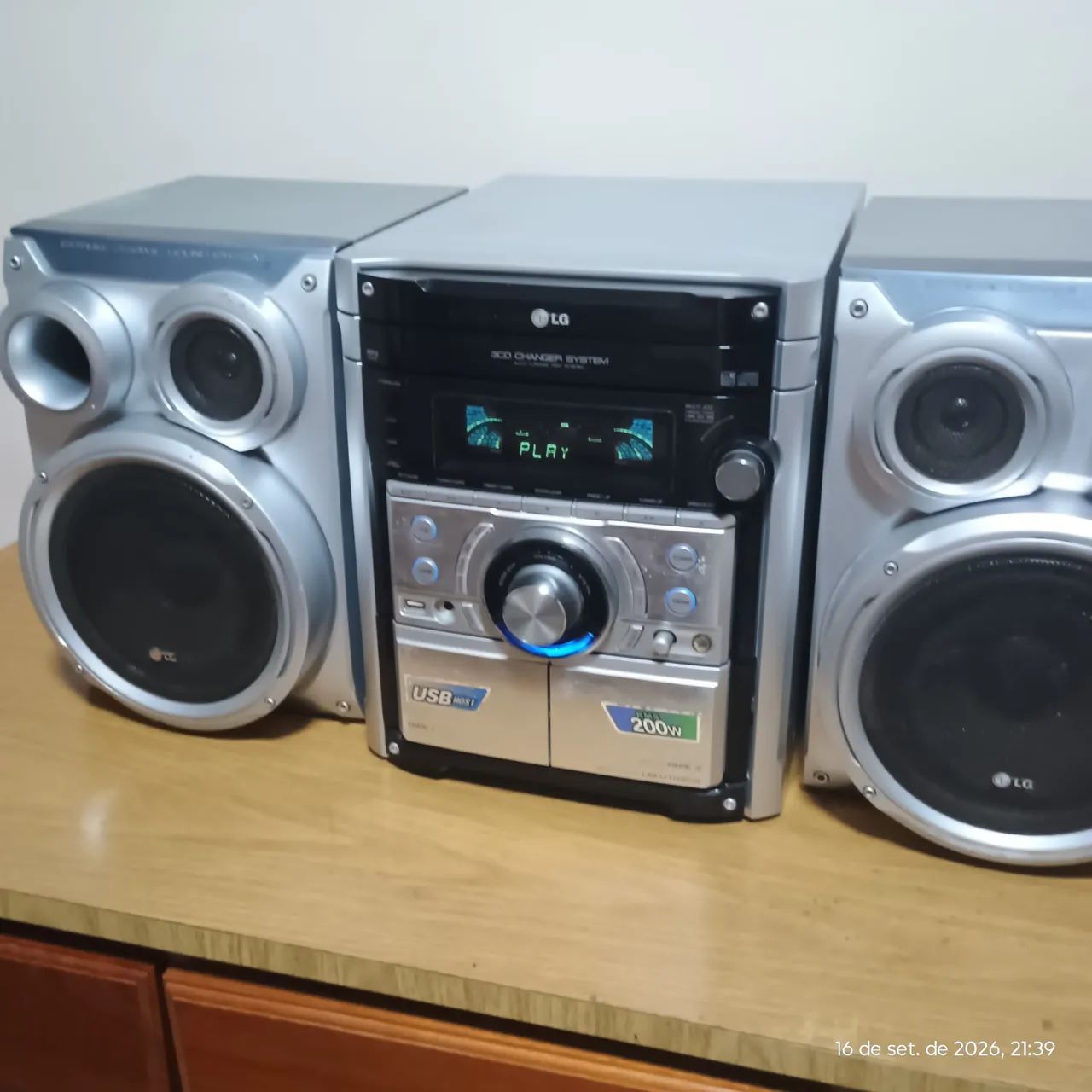 Mini Hi Fi System LG LM-U1060A - Foto 2