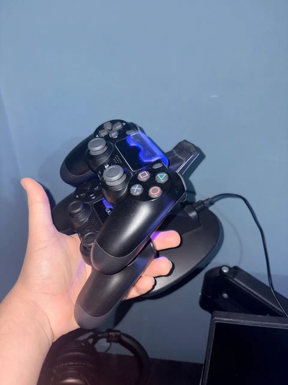 Controles PS4 + base de carregamento - Foto 4