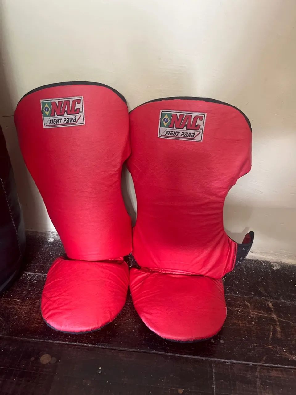 Caneleira e luva de boxe + saco de boxe  - Foto 3