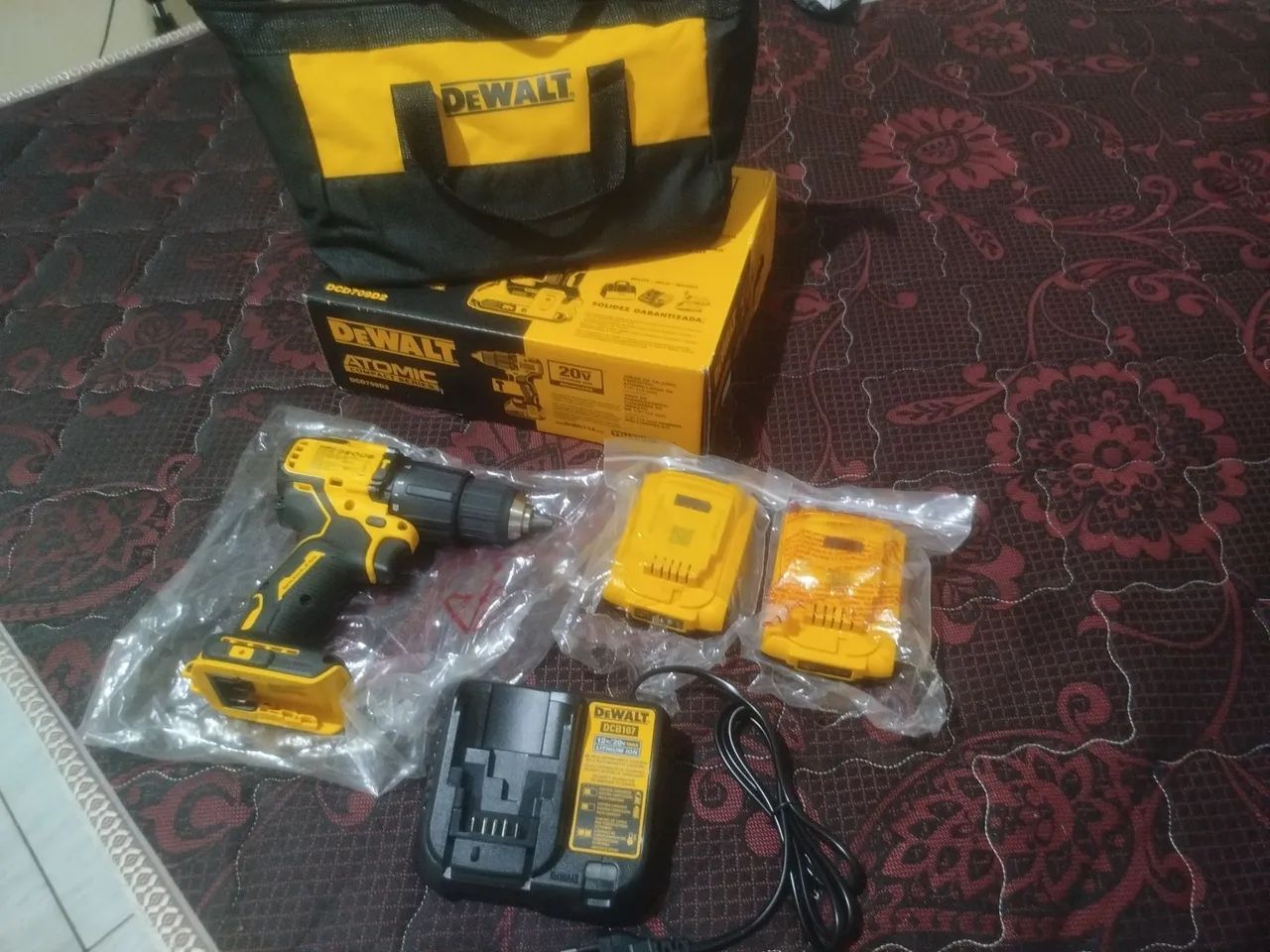 Vendo parafusadeira DeWalt, nunca usada e com nota fiscal! - Foto 3