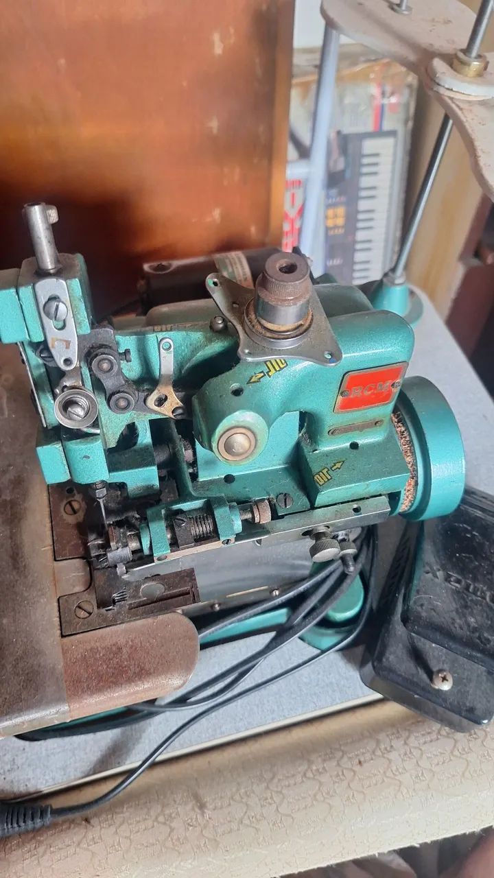 Maquina costura overlock - Foto 2