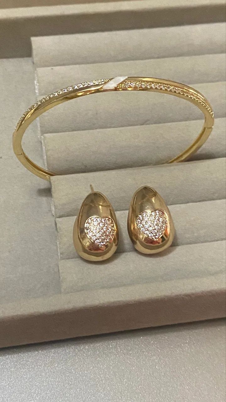Pulseira e brinco semi joias 