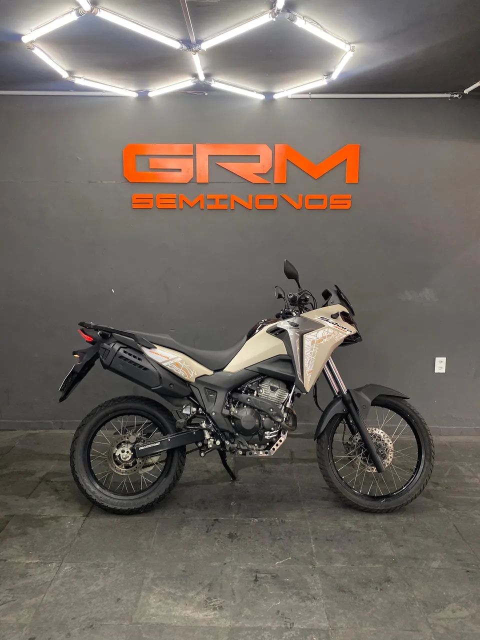 XRE SHARA 300 2025 - Foto 9