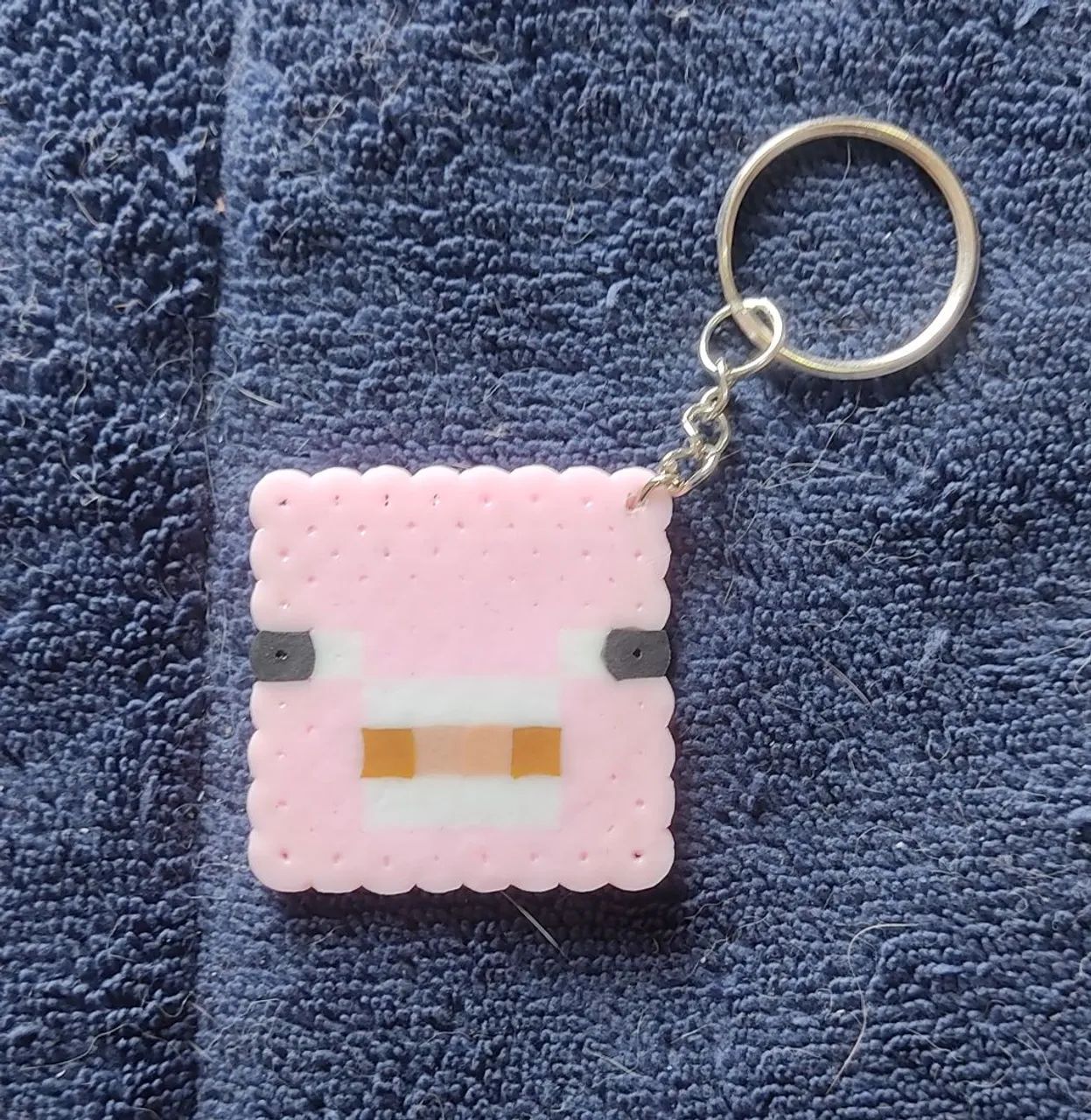 Chaveiros temáticos hama beads  - Foto 4