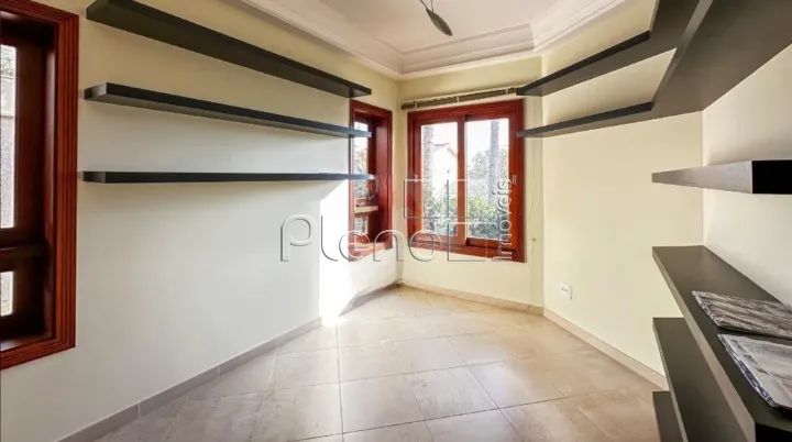 Sobrado para alugar em Campinas, Loteamento Alphaville Campinas, com 3 suítes, com 318 m² - Foto 2