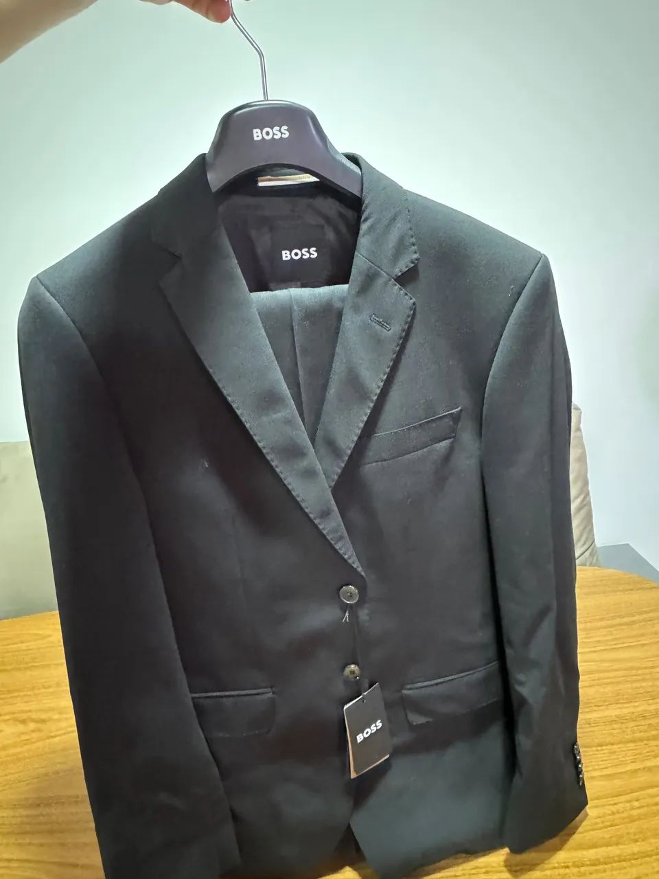 TERNO HUGO BOSS com 50% DE DESCONTO  - Foto 2