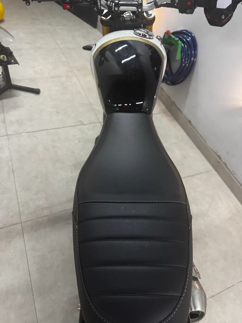 Triumph Speed 400 - Foto 4
