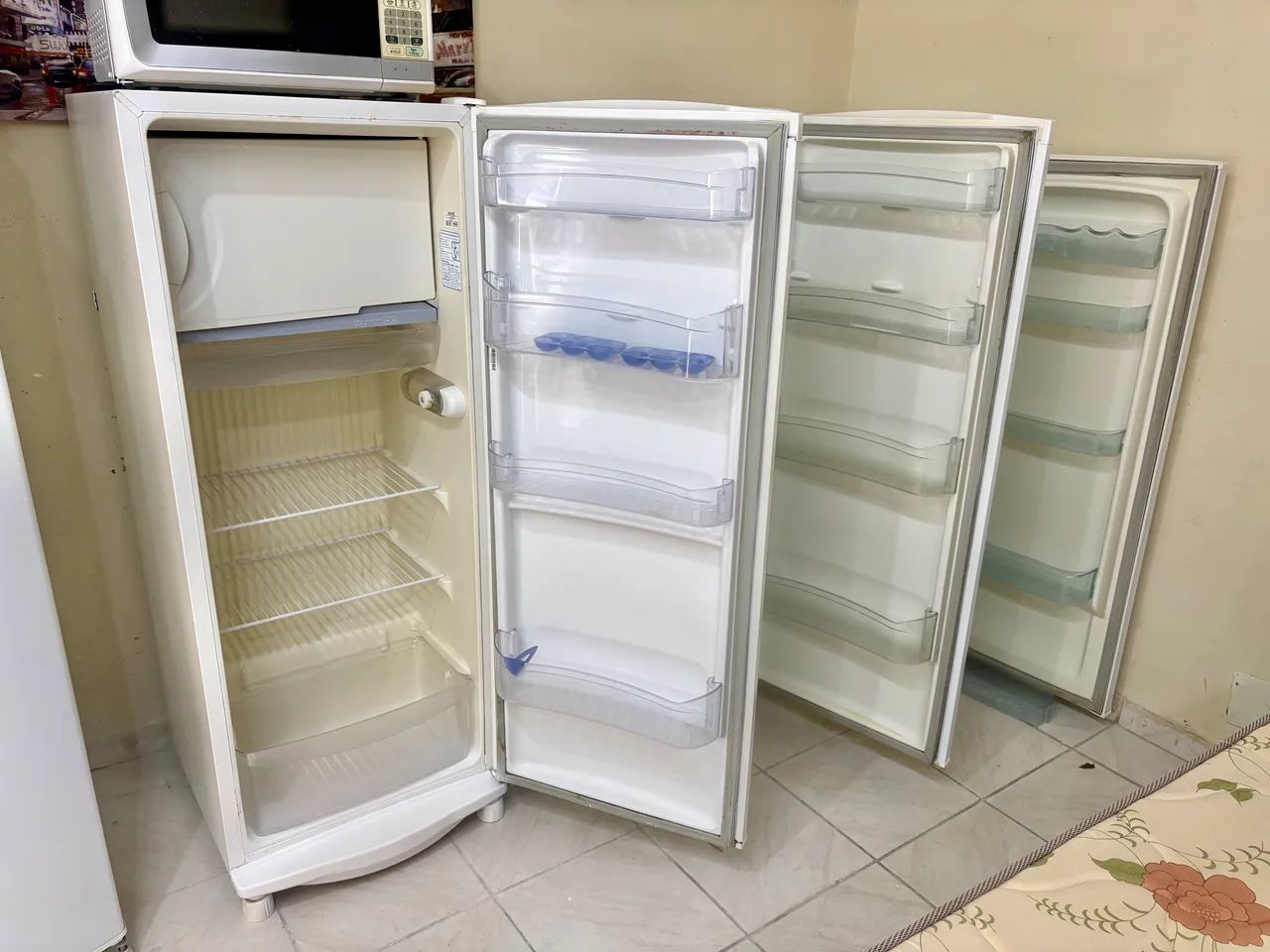 Geladeira Eletrolux pequena , refrigerador  - Foto 3