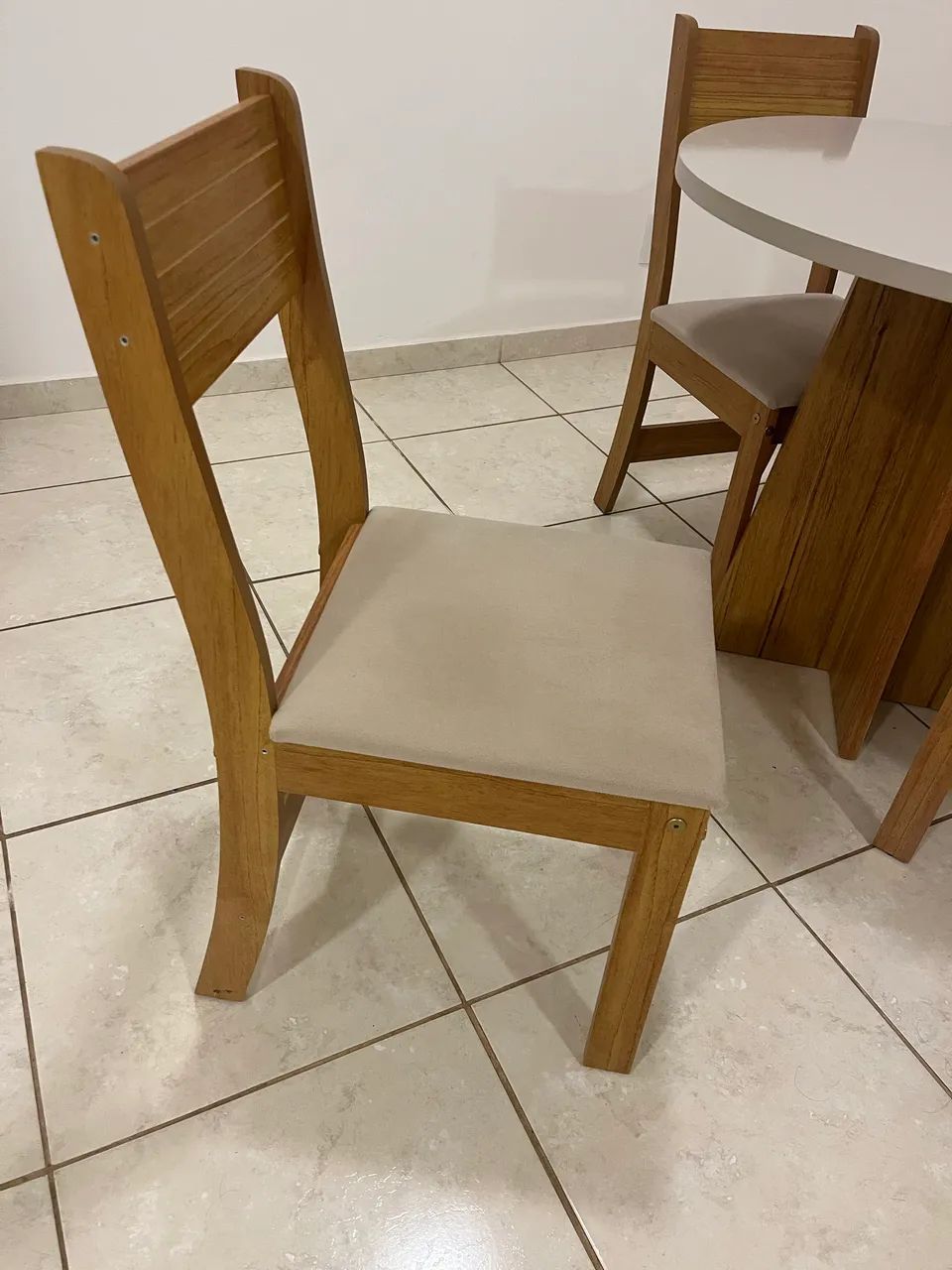 Mesa de Jantar com 4 Cadeiras Bege - Foto 4