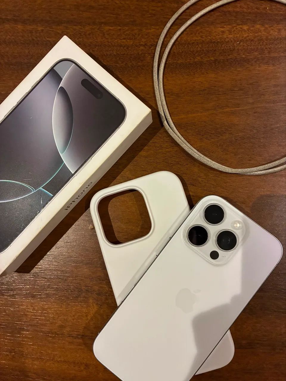 IPHONE 16 PRO  - Foto 2