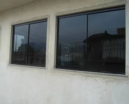 JANELA EM VIDRO TEMPERADO  - Foto 4