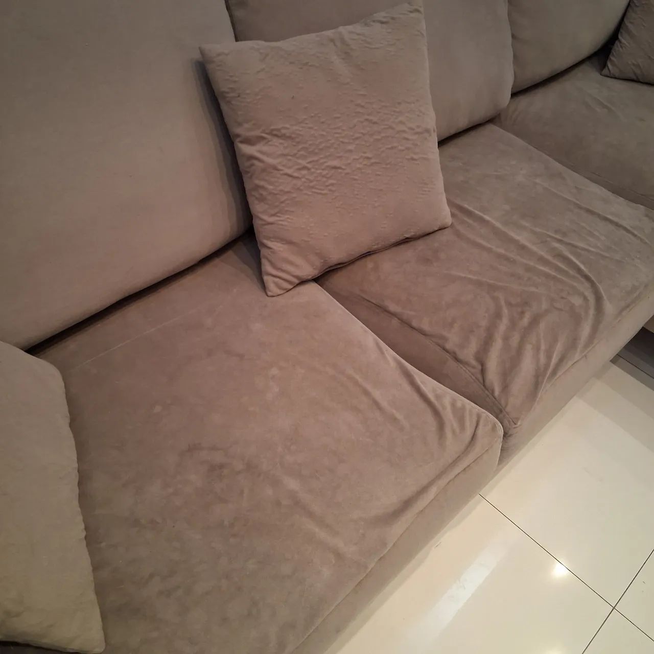 Sofá 4 lugares Mônaco com Chaise esquerdo Bege Usado - Foto 5
