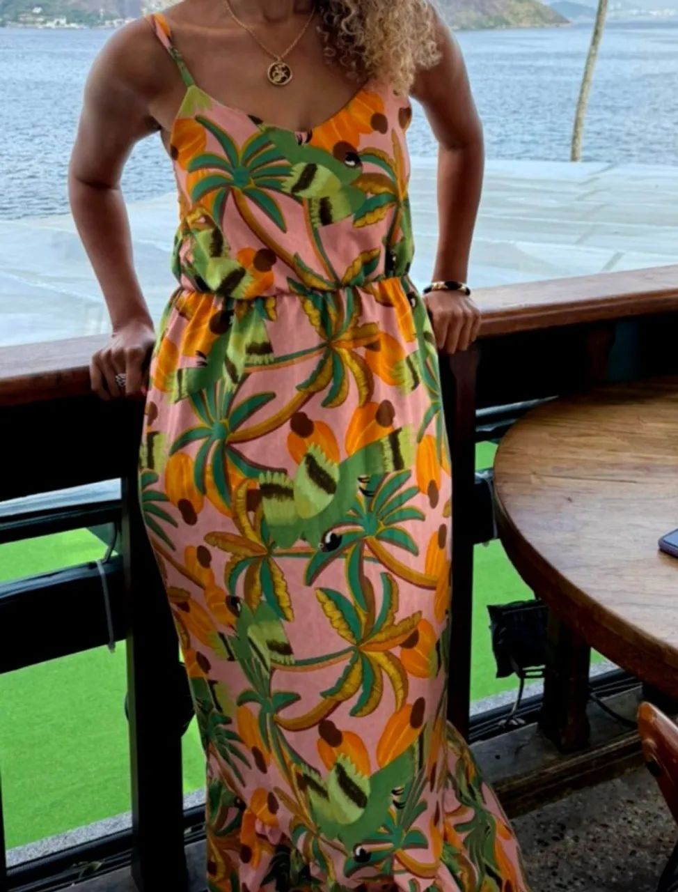 Vestido estampado longo lindo
