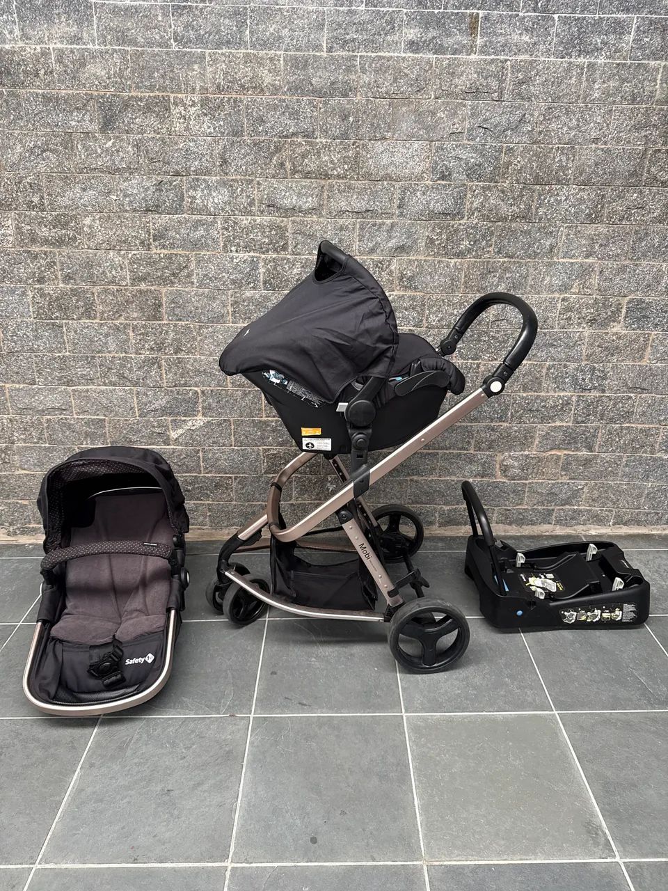 Carrinho de Bebê Safety 1st c/ Bebê Conforto e Moises