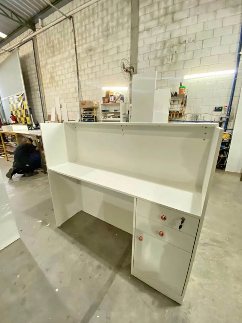  Balcão com detalhes rosé, trazendo modernidade e personalidade. - Foto 2