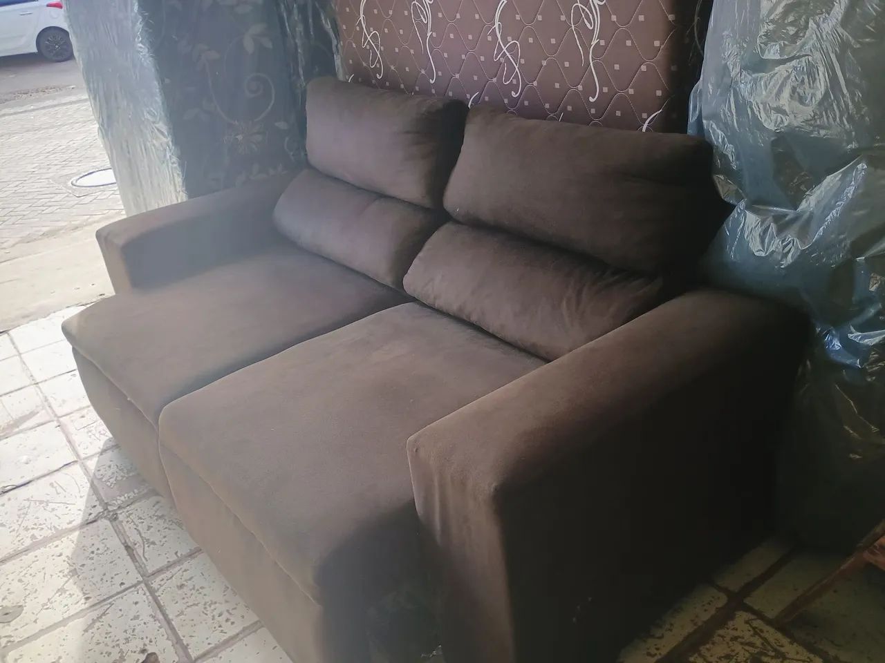 Vendo um sofá retrátil sofá novo  - Foto 2