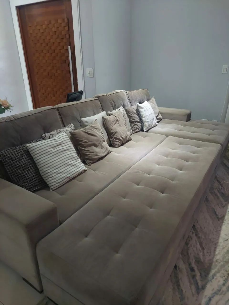 SOFÁ GRANDE COM CHAISE E PUFF - Foto 3