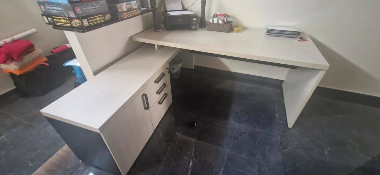 Vendo escrivaninha