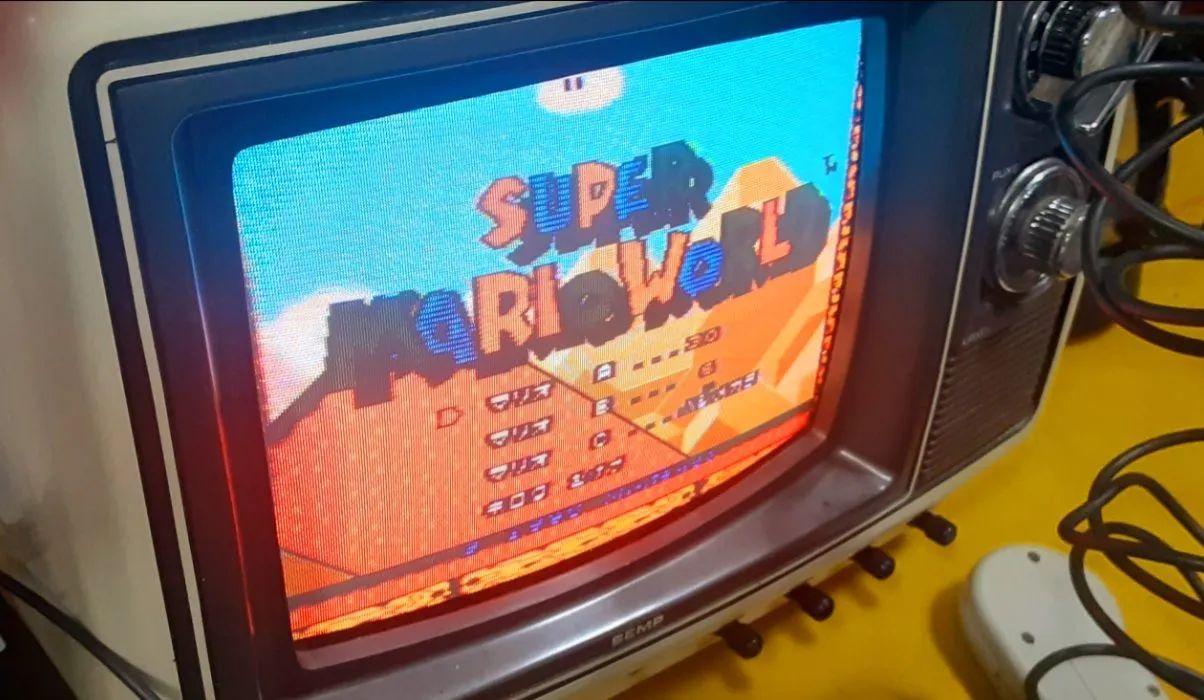 TV Semp Portátil 10 Polegadas Branca - Foto 3