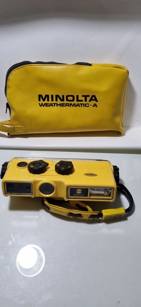 Camera Minolta amarela