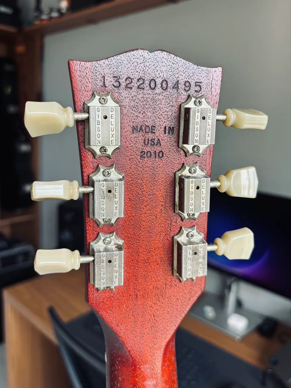 Gibson Les Paul Studio Worn Cherry USA - Instrumentos musicais