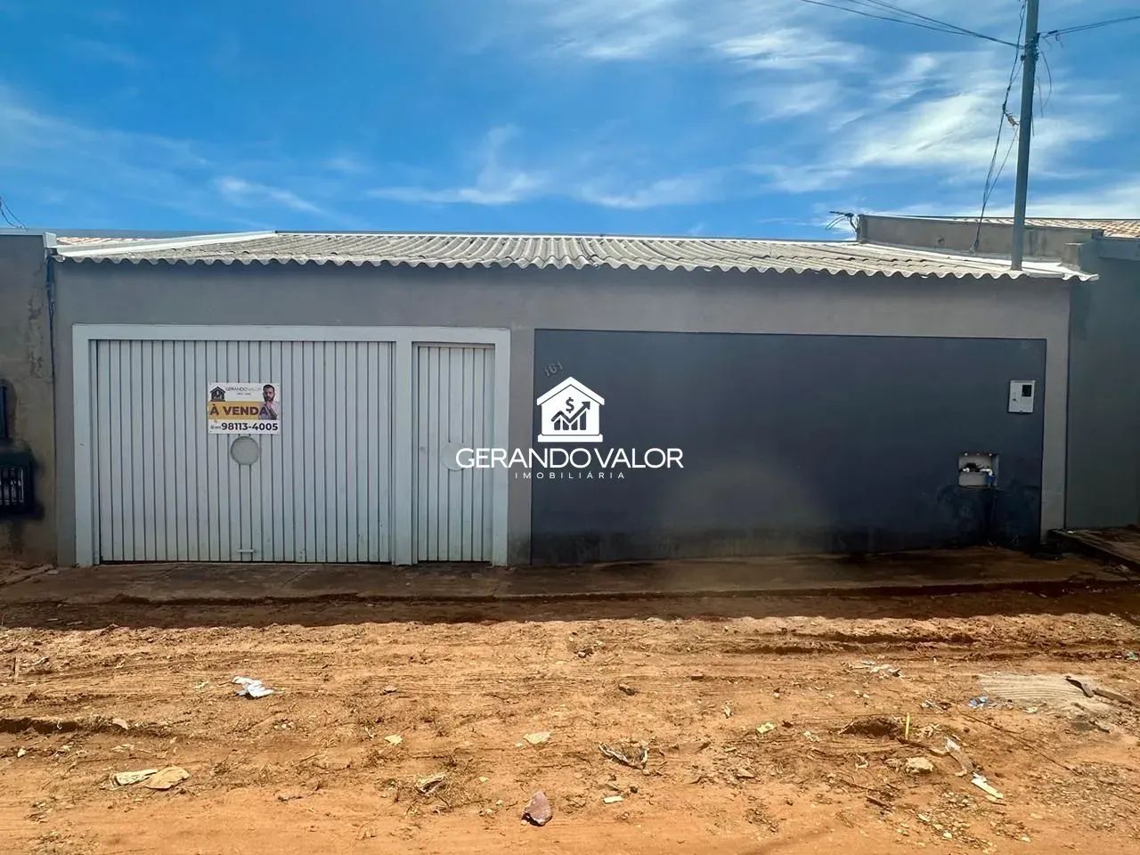 Casa com 2 Suítes - Garagem coberta