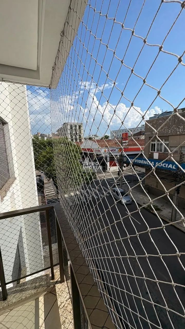 APARTAMENTO NO CENTRO, FRENTE, SACADA E CHURRASQUEIRA - Foto 5