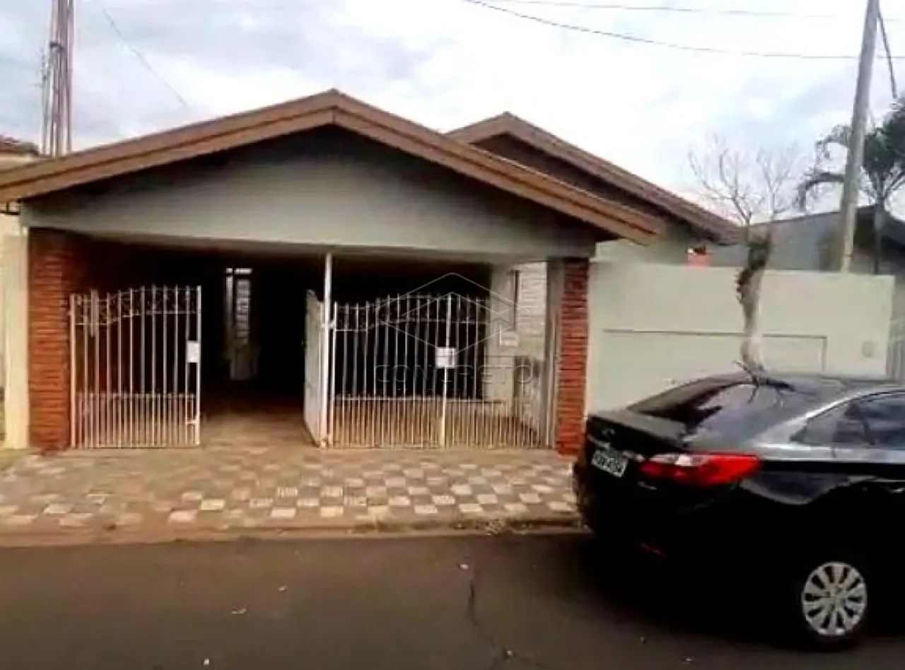 Casa com edícula! Excelente oportunidade para MORAR ou INVESTIR!